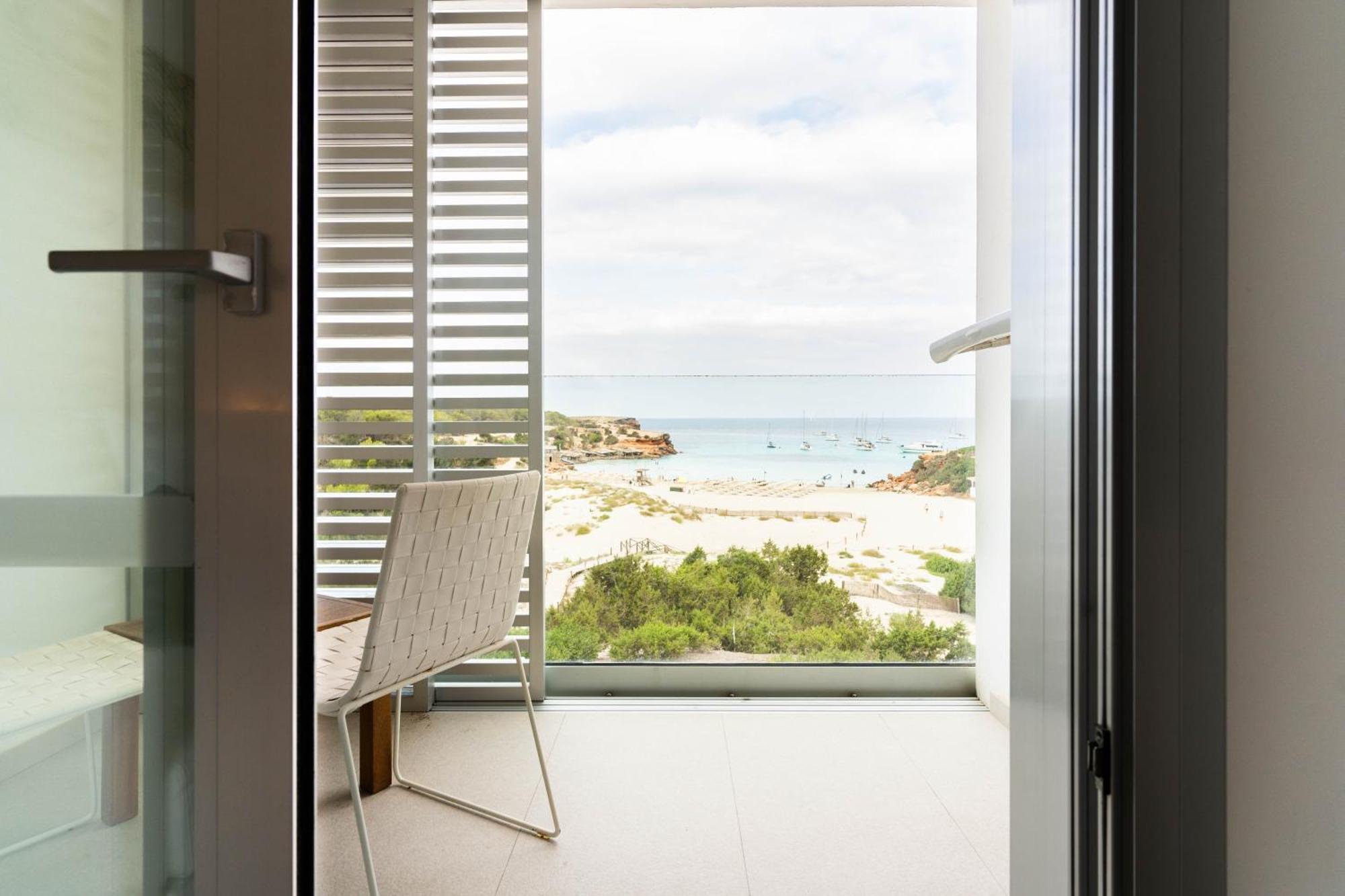 Hotel Cala Saona & Spa מראה חיצוני תמונה