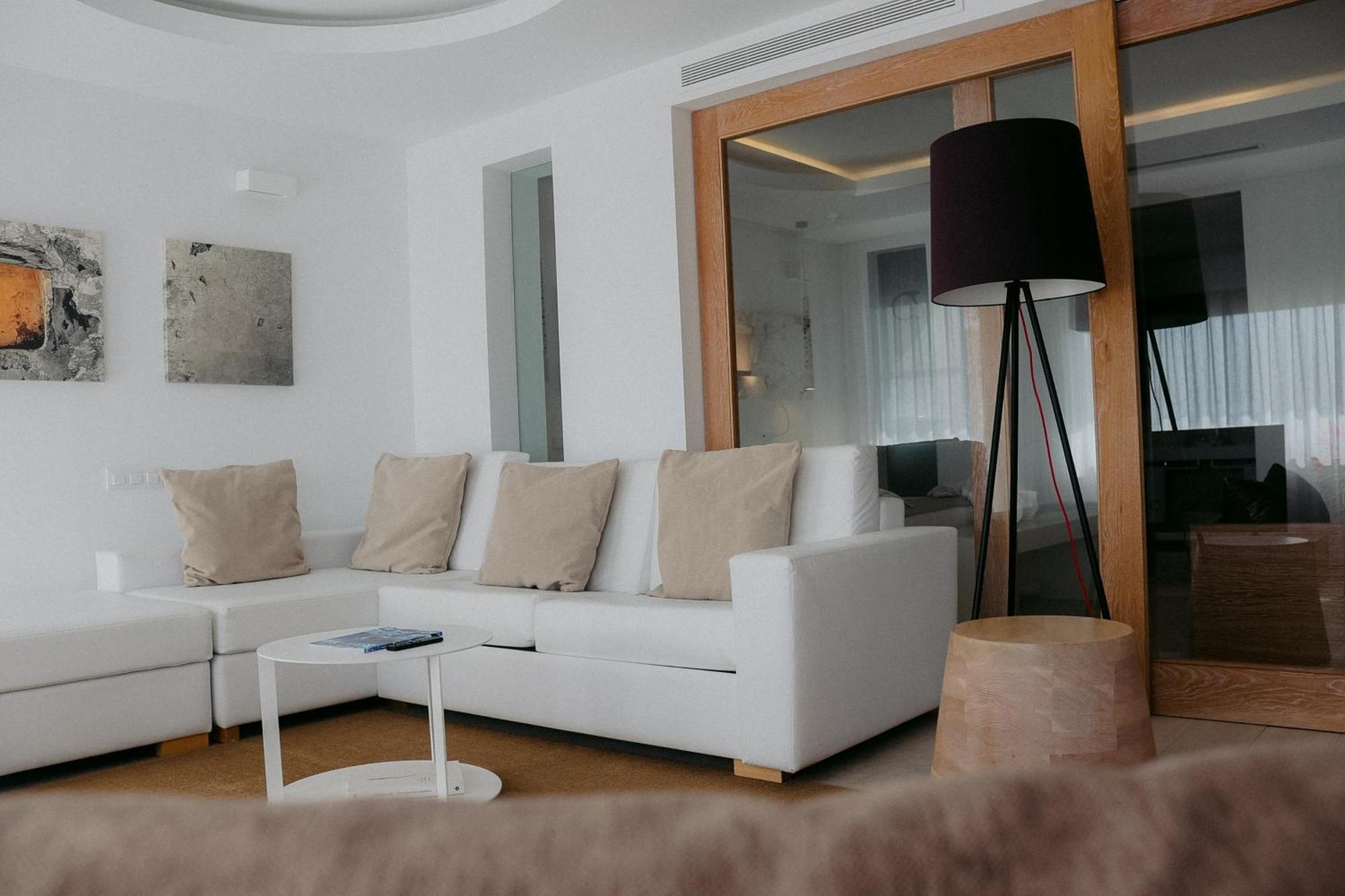 Hotel Cala Saona & Spa מראה חיצוני תמונה