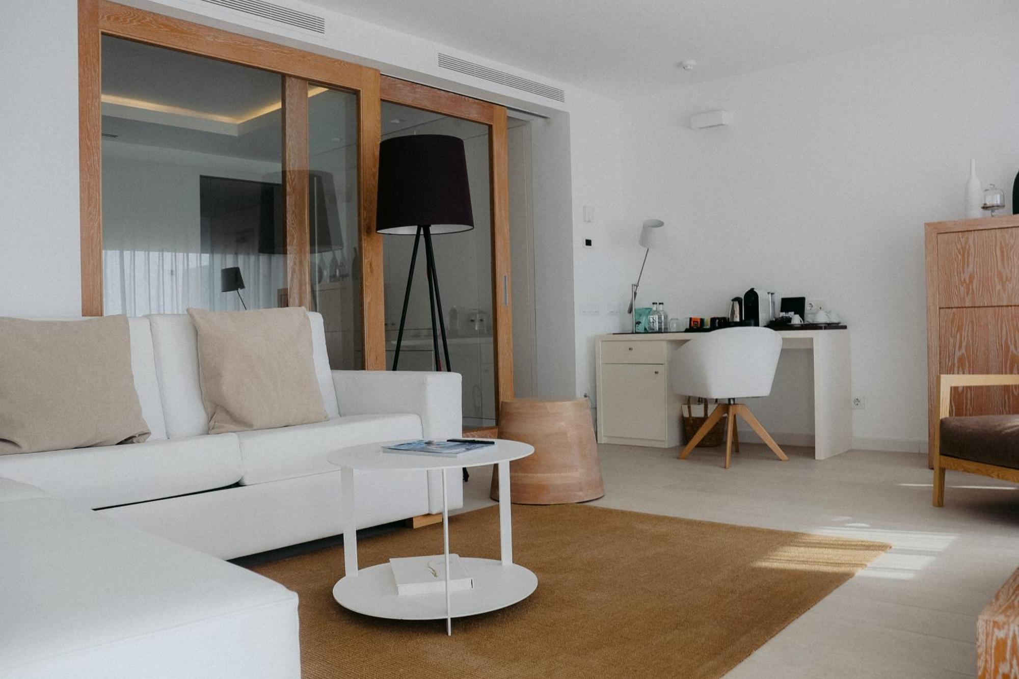 Hotel Cala Saona & Spa מראה חיצוני תמונה