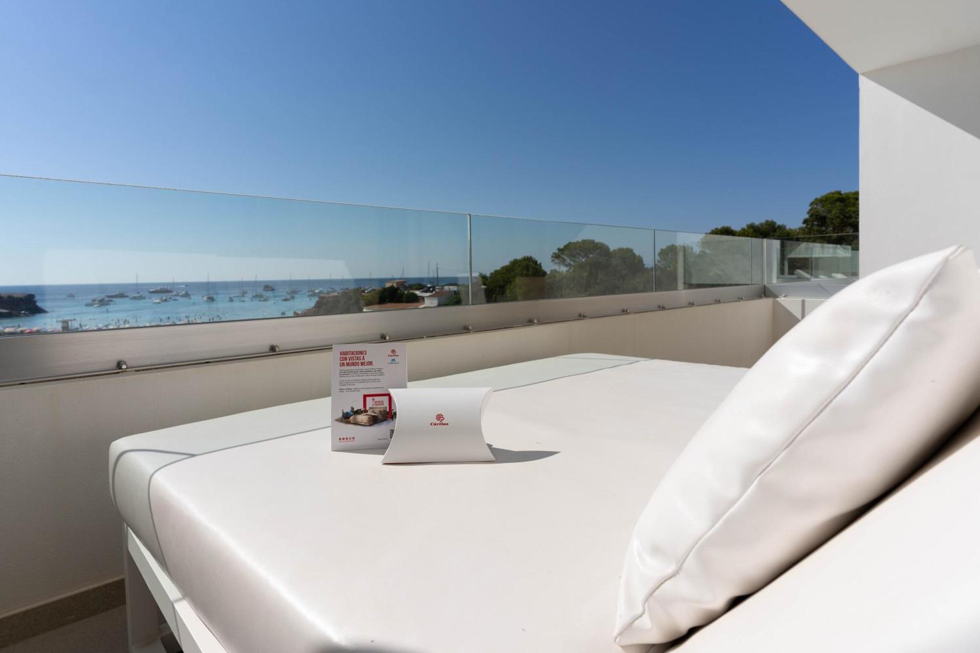 Hotel Cala Saona & Spa מראה חיצוני תמונה