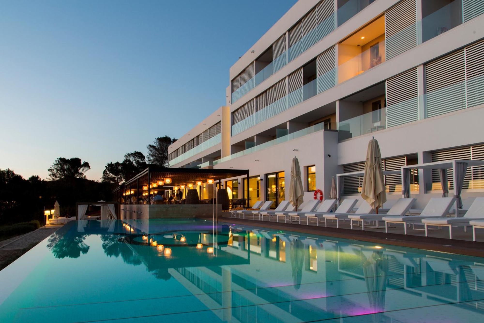 Hotel Cala Saona & Spa מראה חיצוני תמונה