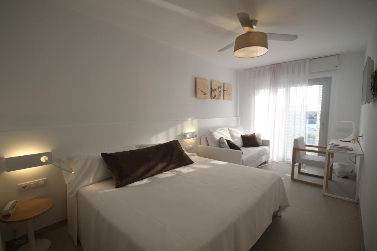 Hotel Cala Saona & Spa מראה חיצוני תמונה